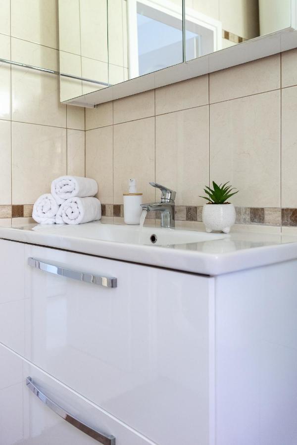 Sunspot Apartment - Beautiful View With Big Garden, Free Parking, Central ดูบรอฟนิก ภายนอก รูปภาพ